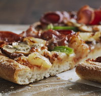 Domino's - Beldon - Pubs Melbourne