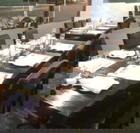 Ivanhoe Tavern Charcoal Grill Steakhouse - Pubs Melbourne