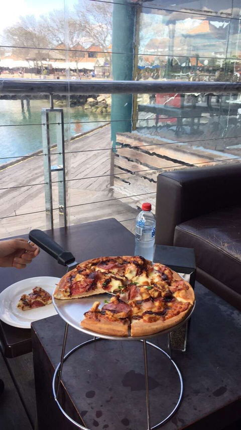 Little Caesars - Sorrento - Pubs Melbourne 0
