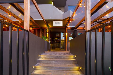The Oakroom Kitchen And Bar - Pubs Melbourne 1