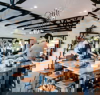 Far Meadow Table - Pubs Melbourne