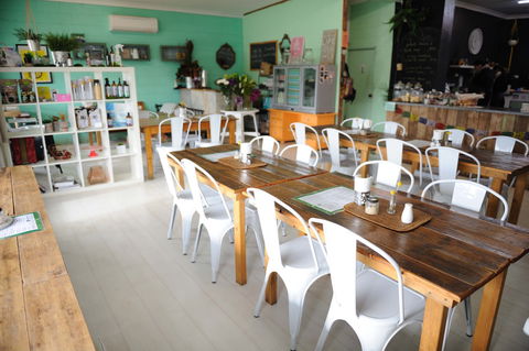 Alicia's Cafe - Pubs Melbourne 1