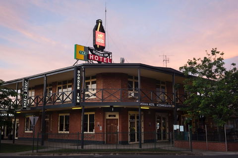 Border Inn Hotel - Pubs Melbourne 0