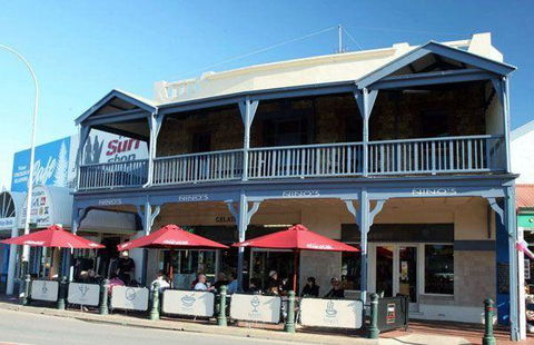 The Killer Tomato Pizzeria - Pubs Melbourne 8