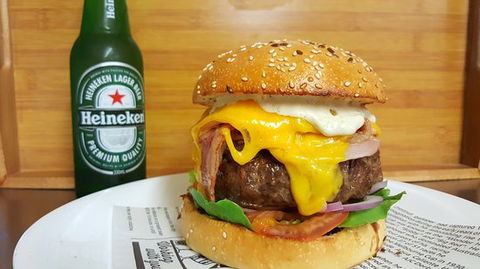 Farmhouse Burgers And Grill - Pubs Melbourne 0