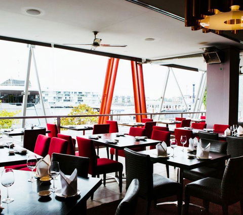 Aurora Ozone Hotel Restaurant - Pubs Melbourne 6