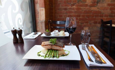 Stonelea Restaurant - Pubs Melbourne 9