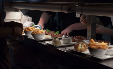 Stonelea Restaurant - Pubs Melbourne 13