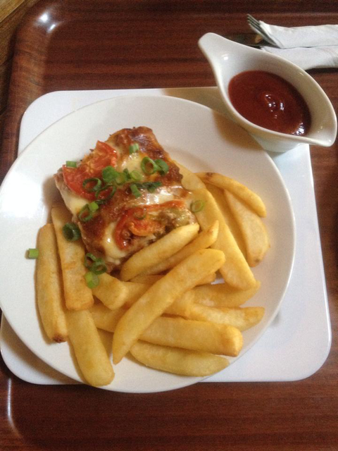 The Caves Country Pub - Pubs Melbourne 0