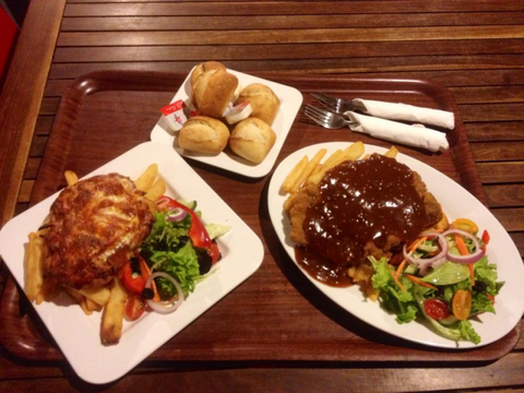 The Caves Country Pub - Pubs Melbourne 1