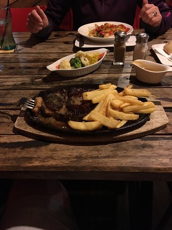 The Caves Country Pub - Pubs Melbourne 5