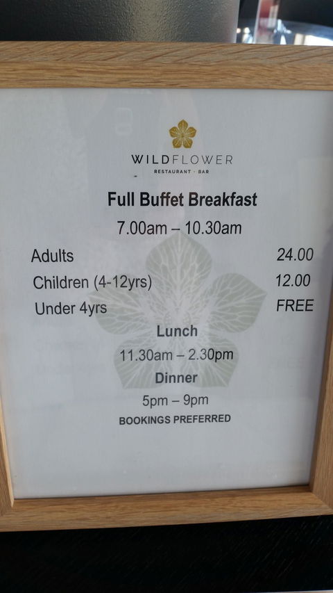 Wildflower Restaurant And Bar At Best Western Plus Lake Kawana - Pubs Melbourne 1