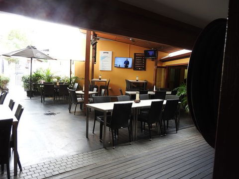 Yandina Hotel - Pubs Melbourne 5