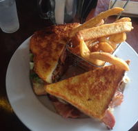 Three C's Cafe - Pubs Melbourne