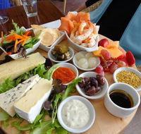Fairbrossen Winery  Cafe - Pubs Melbourne