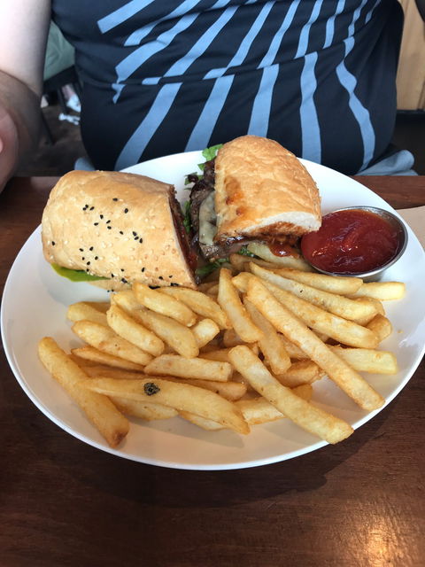 The Quarie Bar+Brasserie - Pubs Melbourne 9
