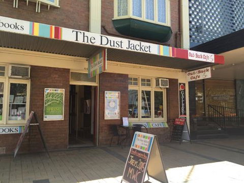 Out The Back Cafe - Pubs Melbourne 0