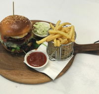 Spinnakers Restaurant - Pubs Melbourne