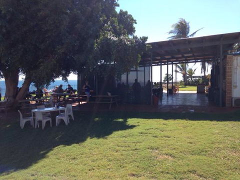 Port Walcott Yacht Club - Pubs Melbourne 0