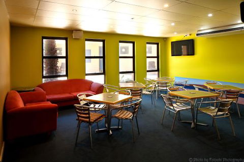 Sports Bar & Beer Garden - Pubs Melbourne 0