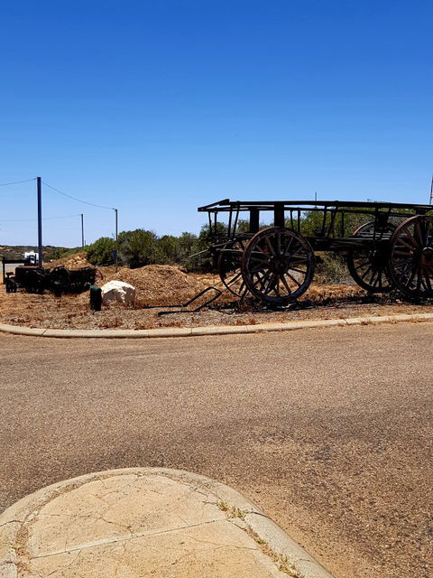 Sunsets Cafe At One Mile Jetty - Pubs Melbourne 9
