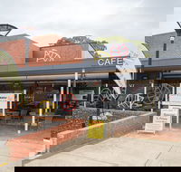 Avenues Cafe Bar - Pubs Melbourne