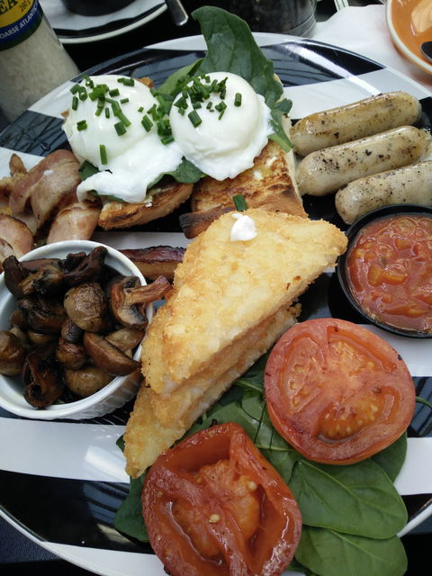Gourmet Breakfast Cafe - Pubs Melbourne 3