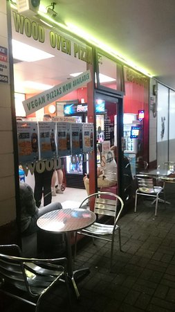 Papa Mia's Wood Oven Pizza - Pubs Melbourne 0