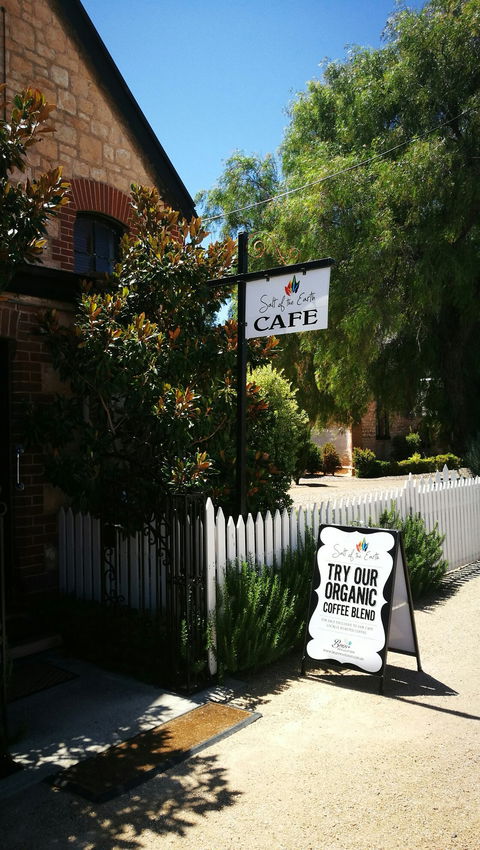 Salt Of The Earth Cafe And Gallery - Pubs Melbourne 1