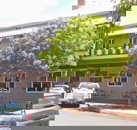 Queenslander Hotel - Pubs Melbourne