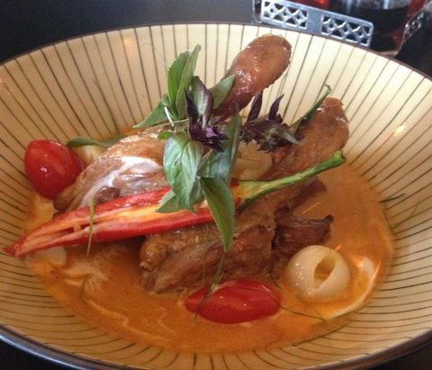 Apple Daily Bar & Eating House - Pubs Melbourne 14