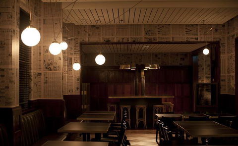 Apple Daily Bar & Eating House - Pubs Melbourne 15