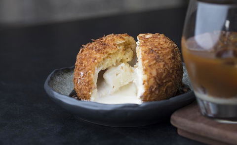 Apple Daily Bar & Eating House - Pubs Melbourne 17