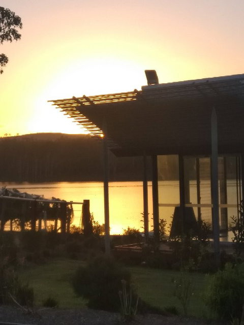 The Overflow Estate 1895 Cellar Door - Pubs Melbourne 1