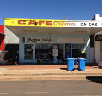 Cafe Crema on Oak - Pubs Melbourne