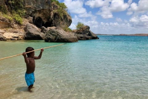 Crossing Country 5 Day Yolngu Homeland Tour - Pubs Melbourne 5