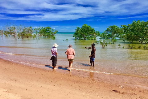 Gay-Wu Woman's 5 Day Yolngu Homeland Tour - Pubs Melbourne 5