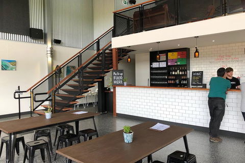 Beer, Wine And Gin (The Ultimate Tastings.) - Pubs Melbourne 2