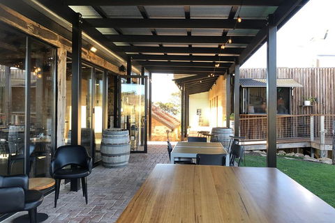 Beer, Wine And Gin (The Ultimate Tastings.) - Pubs Melbourne 4