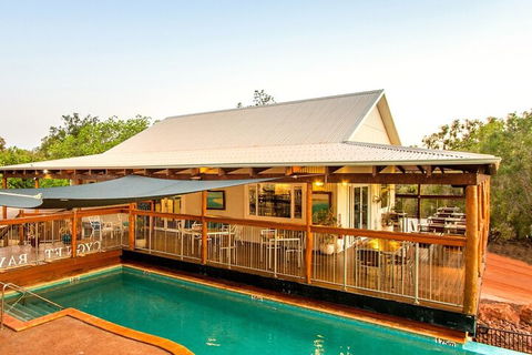Giant Tides Tour - Cygnet Bay Pearl Farm - Pubs Melbourne 3