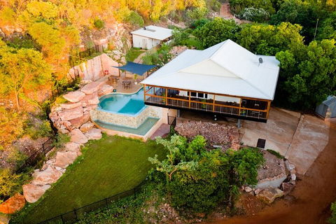 Wet Season Incredible Islands Tour - Horizontal Falls & Cygnet Bay Pearl Farm - Pubs Melbourne 5