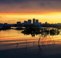 Tropical Light Sundowner Cruise with Drinks Included - Pubs Melbourne