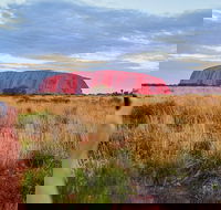Uluru Ayers Rock Sunset with Outback Barbecue Dinner and Star Tour - Pubs Melbourne
