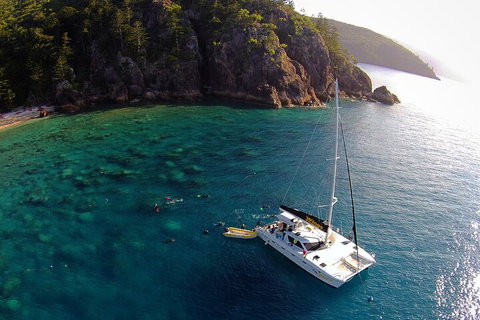 Sail, Snorkel, SUP & Kayak Charter Whitsundays - Pubs Melbourne 2