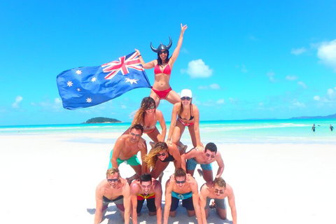 Sail, Snorkel, SUP & Kayak Charter Whitsundays - Pubs Melbourne 3