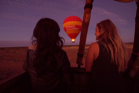 Early Morning Ballooning In Alice Springs - Pubs Melbourne 1