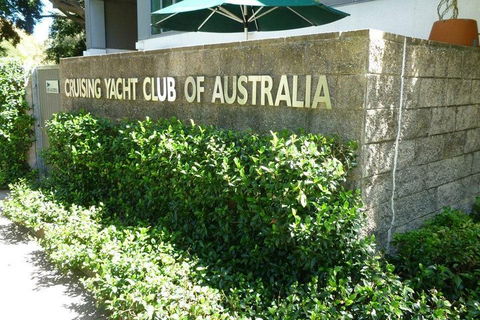 Private Essential Sydney Tour Including Lunch At The Cruising Yacht Club Of Australia - Pubs Melbourne 2