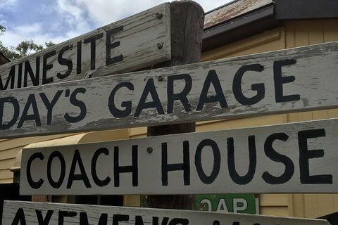 Private Tour To Paronella Park, Historic Village Herberton And Wild Life Wallaby - Pubs Melbourne 1