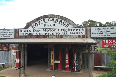 Private Tour To Paronella Park, Historic Village Herberton And Wild Life Wallaby - Pubs Melbourne 3