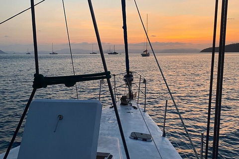 2 Night Small Group Whitsundays Sailing Adventure Aboard Mandrake - Pubs Melbourne 2